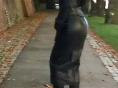 Ariella Ferrera în videoclipul Prietenul fierbinte al soției mele femei goale imagini (Danny Mountain)