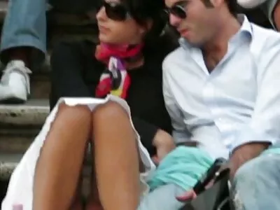 Videoclipul ordinelor doctorului (Danny D, Leigh Darby) femei goale poze