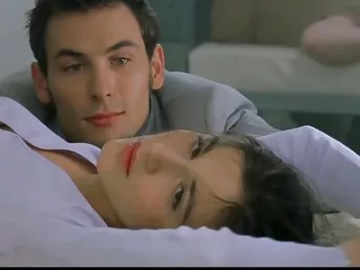 Video poze cu femei nud cu corp străin (Linda)