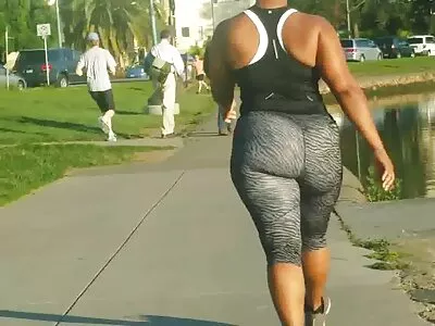 Videoclip cu triplu echipă An Ebony imagini cu femei goale Nympho (Julie Kay)