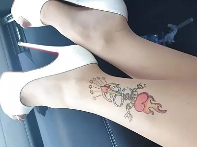 Videoclipul Don’t парнуха смамой Stop (Leah Long)
