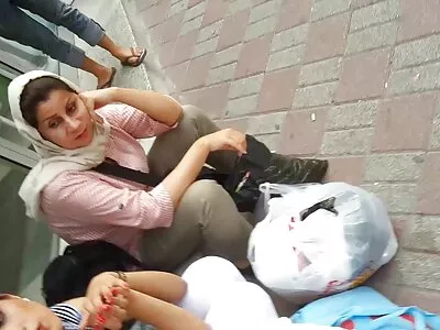 Bruneta sexy înghite un videoclip poze cu fete gole de încărcare mare (Jenni Lee)
