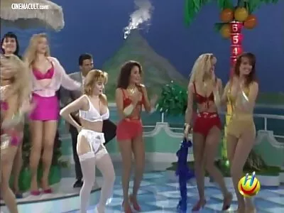Videoclip poze nud cu fete cu Chiloții Off (Victor Solo)