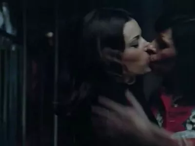O grămadă de spermă pentru o brunetă amatoare să poze cu femei guale înghită videoclipul (Chrissy Greene)